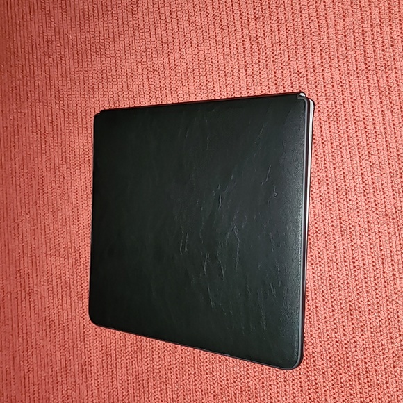 Kobo Sage Sleepcover EUC - Picture 3 of 5